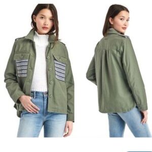 GAP Large Military Style Shirt Jacket woven front pockets and shoulder epaulet